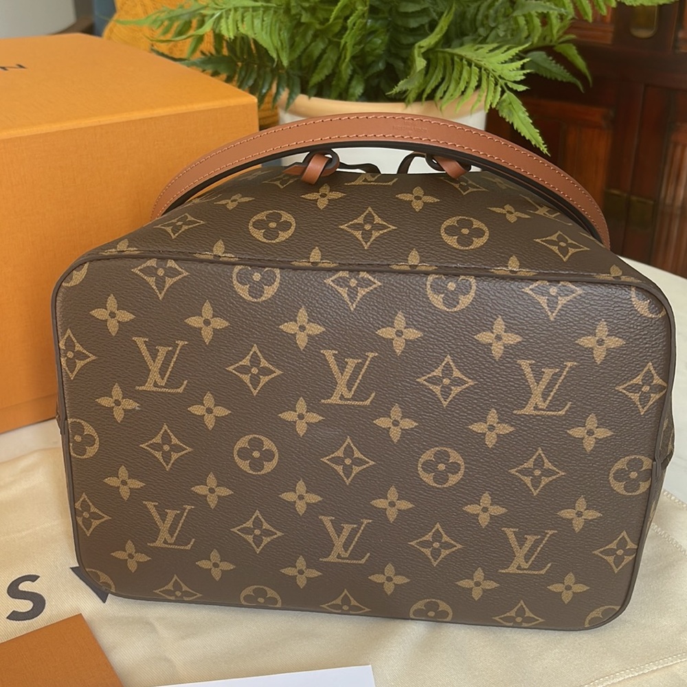 LV NÉONOÉ MM Caramel - Picture 8 of 14